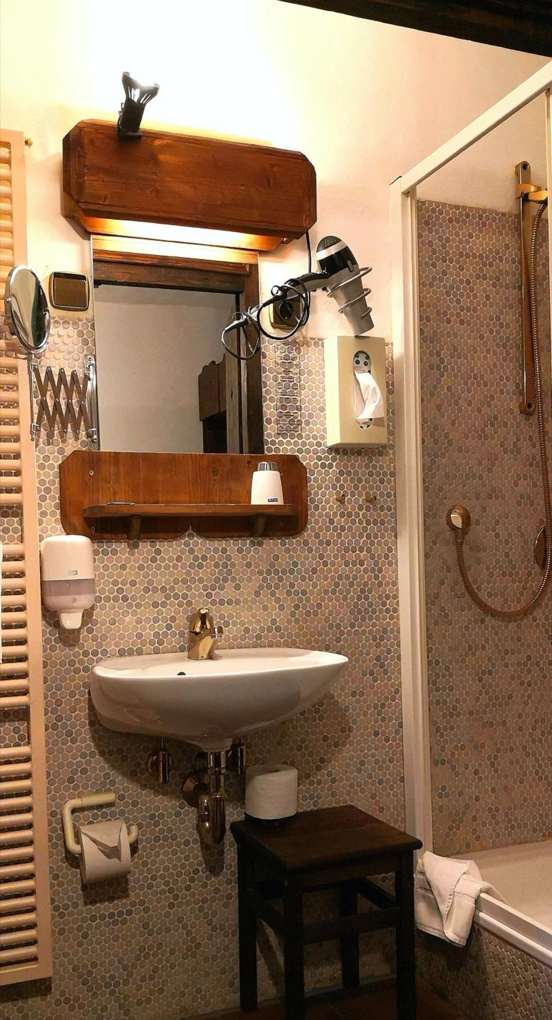 Hotel Restaurant Zum Nachtwaechter Lienzingen Habitación foto
